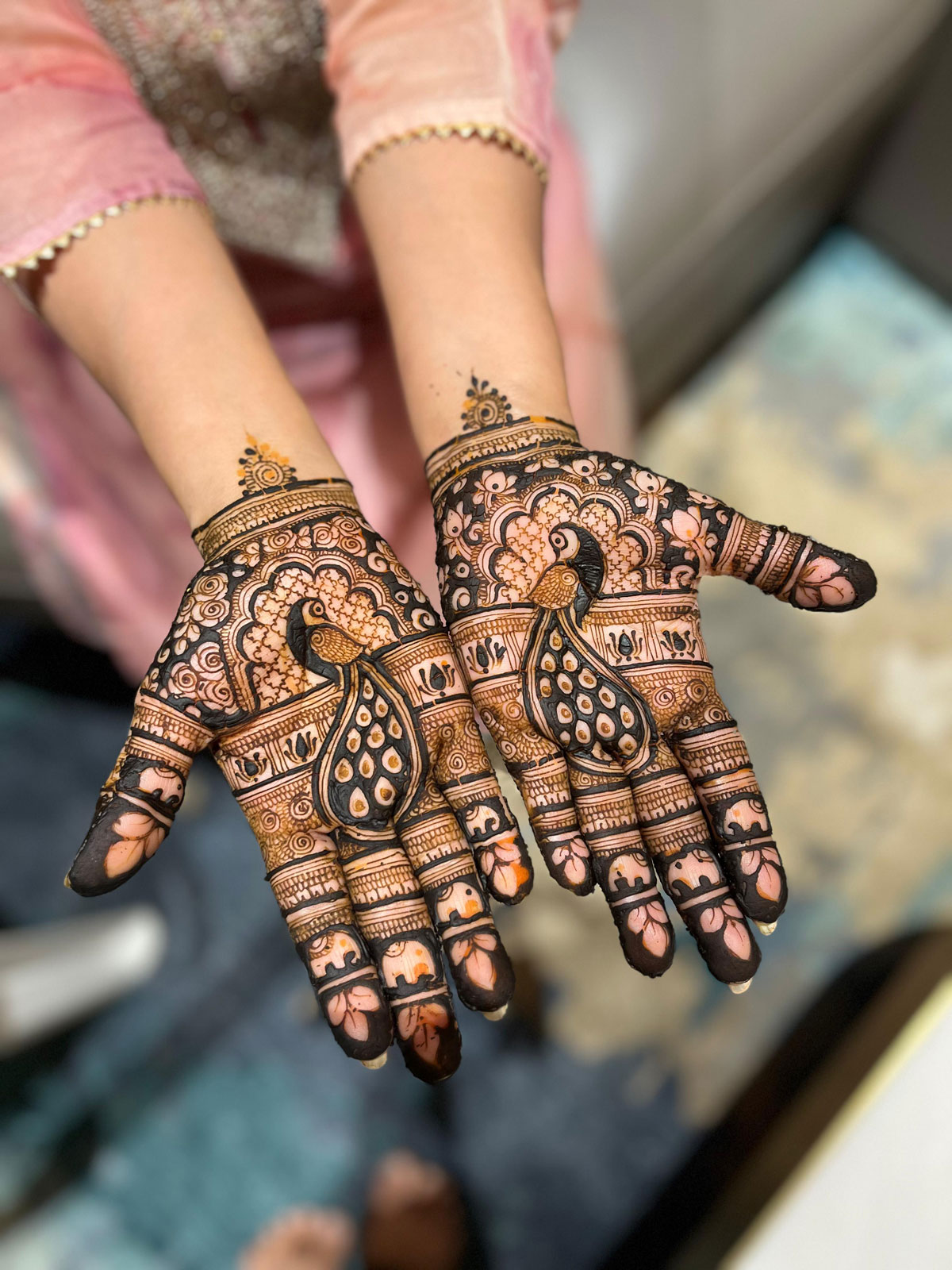 Elegant Dulhan Mehandi Without Figure
