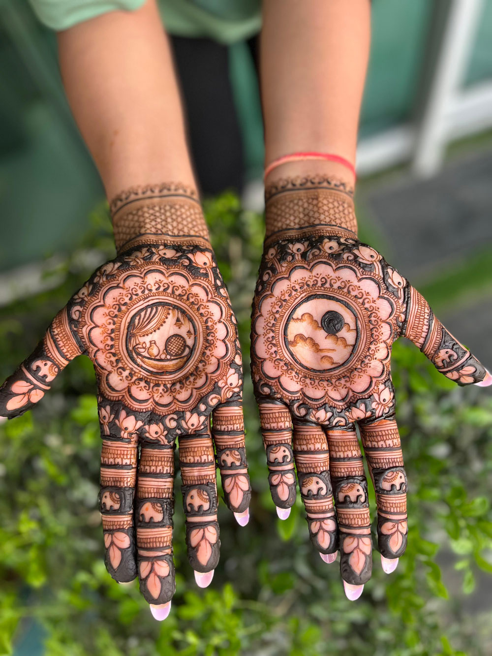 Graceful Dulhan Mehndi Without Figure