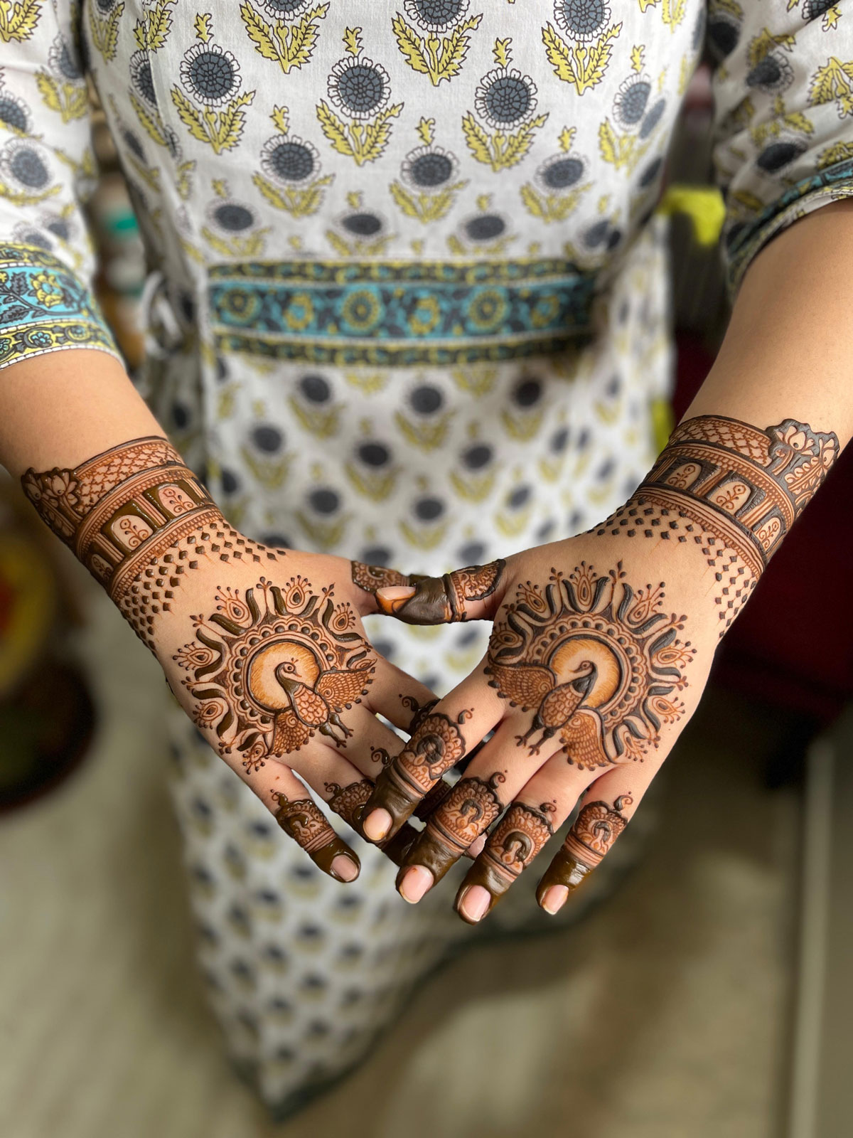 Elegant Arabic Style Mehandi Without Figure